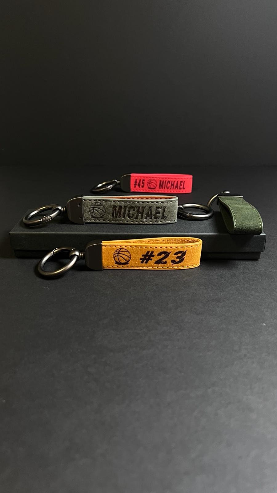 Personalized Group Gift Bulk Sale Of Customized Keychain Pack Of Leather Keychain Gift Seconds Sale Wedding Company Event Family Gather Gift