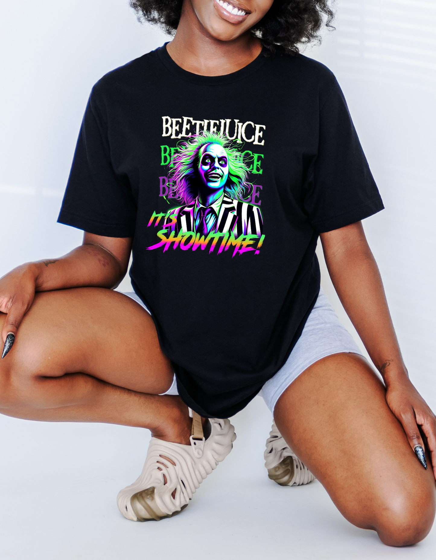 Beetlejuice “It’s Showtime” Halloween T-Shirt – Retro Horror Graphic Tee