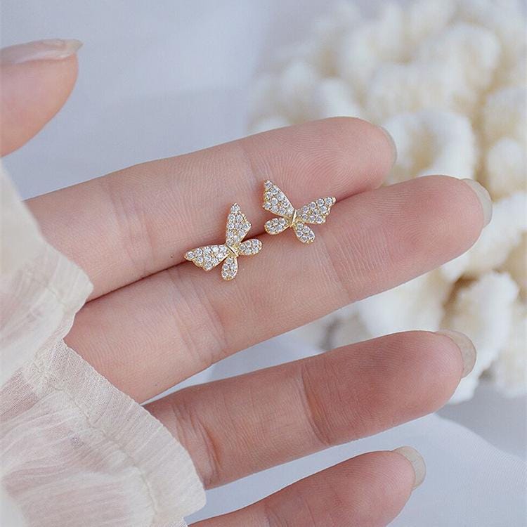Best Seller Cute Exquisite Micro Butterfly Wings Zircon Temperament Pearl Chain Rear Hanging Two Ear Bone Clip Earring Christmas Accessory